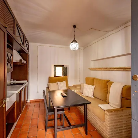 Patio Del Conde Apartment *