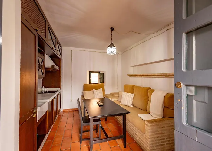 Patio Del Conde Apartment *